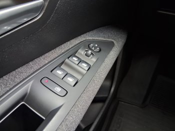 Peugeot 5008 ACTIVE 1.6 BHDi 88 kW full