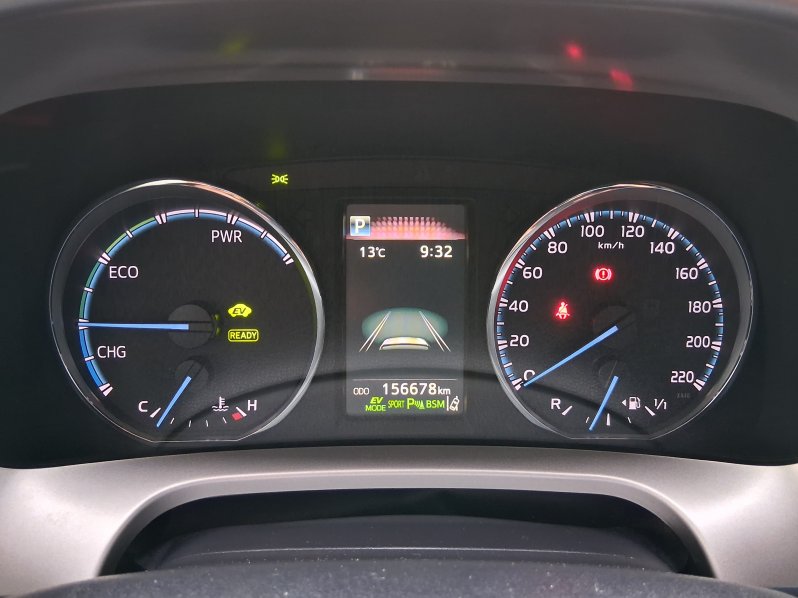Toyota RAV4 EXECUTIVE 2.5 Hyb. 4×4 145 kW full