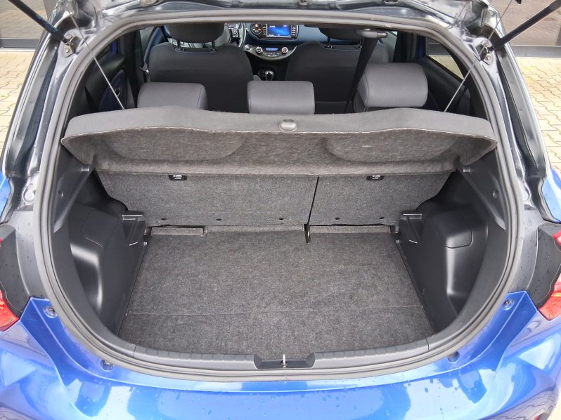 Toyota Yaris SELECTION 1.5 VVT-i 82kW full