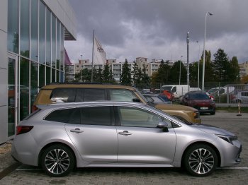 Toyota Corolla TS STYLE 2,0 HSD 144kW full