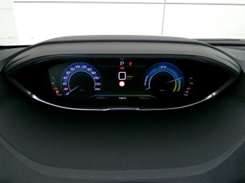 Peugeot 3008 GT 1,6 PT PHEV 165 kW EAT8 full