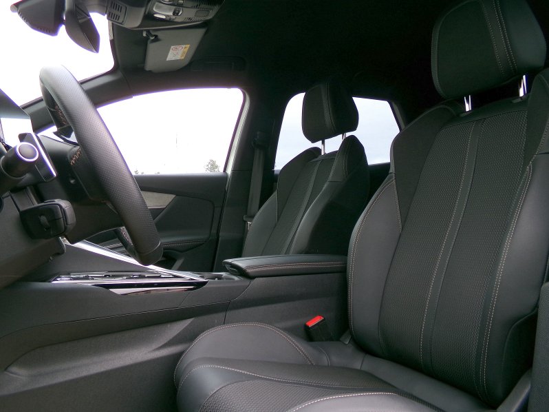 Peugeot 3008 GT 1,6 PT PHEV 165 kW EAT8 full