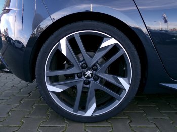 Peugeot 308 GTi 1.6 TURBO 270k MAN6 full