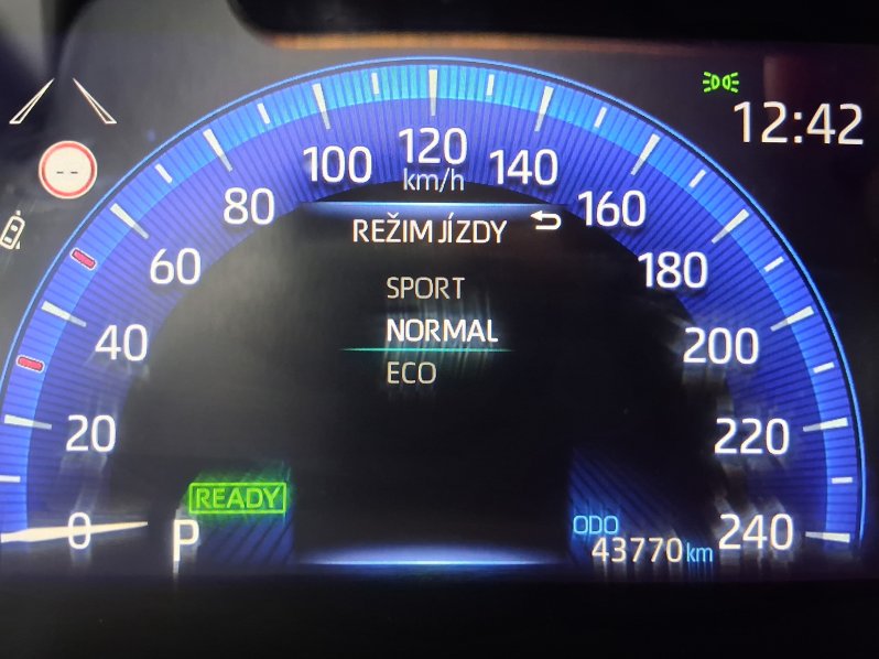 Toyota Corolla COM. TECH STYLE 1.8 Hyb. 90 kW full