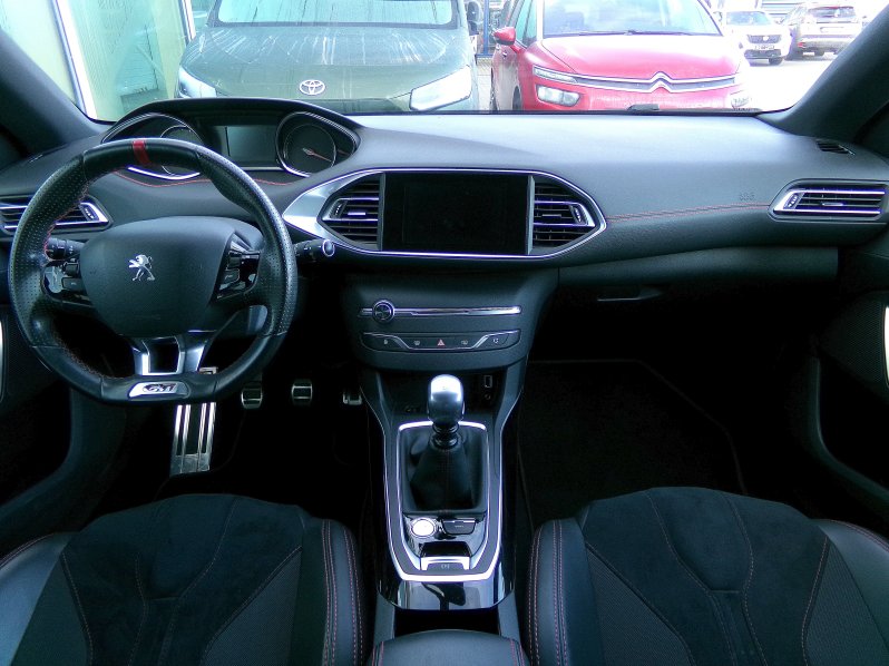 Peugeot 308 GTi 1.6 TURBO 270k MAN6 full