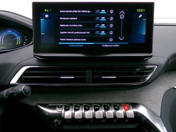 Peugeot 3008 GT 1,6 PT PHEV 165 kW EAT8 full