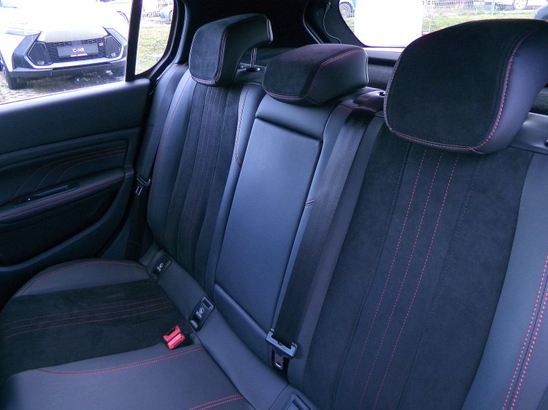 Peugeot 308 GTi 1.6 TURBO 270k MAN6 full