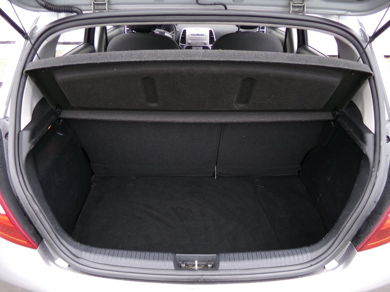 Hyundai i20 INCLUSIVE+ 1,2i 57kW 1.MAJITEL full