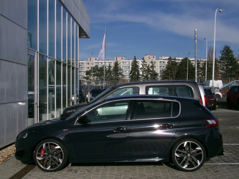 Peugeot 308 GTi 1.6 TURBO 270k MAN6 full