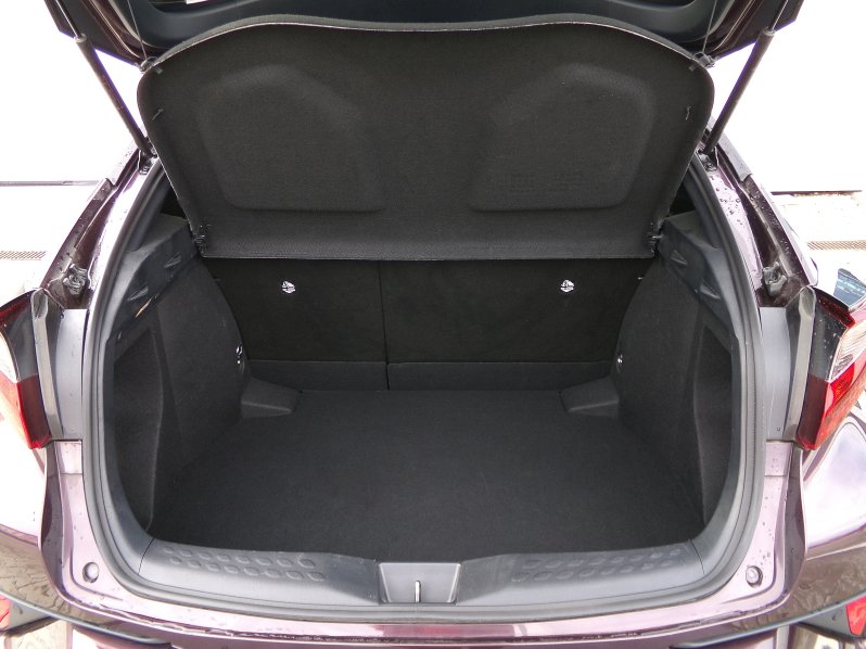 Toyota C-HR STYLE 1,8 HYBRID 90kW AT full