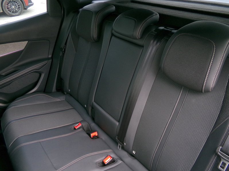 Peugeot 3008 GT 1,6 PT PHEV 165 kW EAT8 full