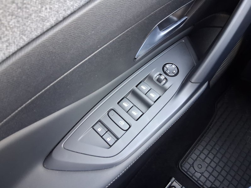 Peugeot 308 ALLURE 1.2 PureTech 96 kW full