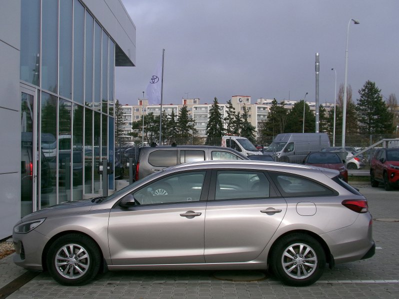 Hyundai i30 TRIKOLOR 1,0 T-GDi 88kW MAN6 full