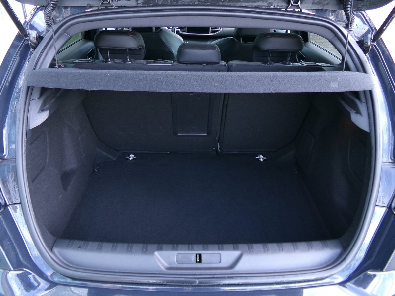 Peugeot 308 GTi 1.6 TURBO 270k MAN6 full