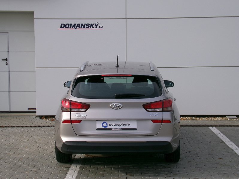 Hyundai i30 TRIKOLOR 1,0 T-GDi 88kW MAN6 full