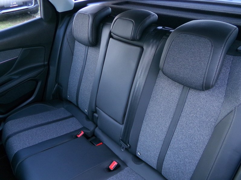 Peugeot 3008 ALLURE+ 2.0 BlueHDi 110kW full