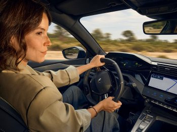 Peugeot 308 SW ALLURE Hybrid 145 e-DCS6 full