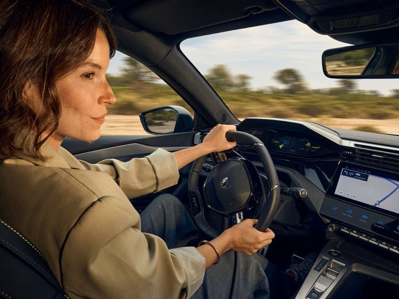 Peugeot 308 SW ALLURE Hybrid 145 e-DCS6 full