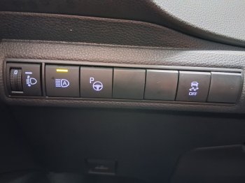 Toyota Corolla COM. TECH STYLE 1.8 Hyb. 90 kW full