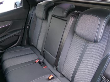 Peugeot 3008 ALLURE PACK 1,2 PureTech AT8 full