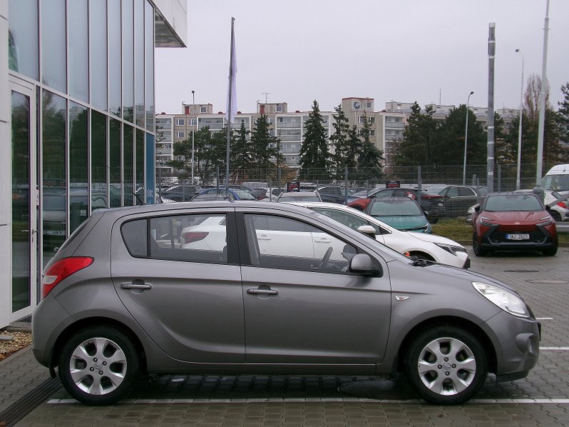 Hyundai i20 INCLUSIVE+ 1,2i 57kW 1.MAJITEL full
