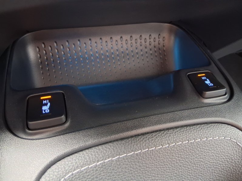 Toyota Corolla COM. TECH STYLE 1.8 Hyb. 90 kW full