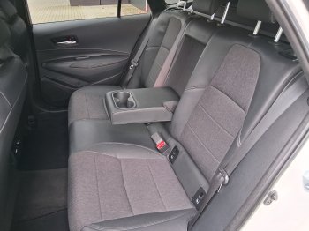 Toyota Corolla COM. TECH STYLE 1.8 Hyb. 90 kW full