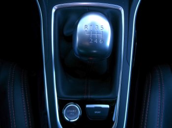 Peugeot 308 GTi 1.6 TURBO 270k MAN6 full