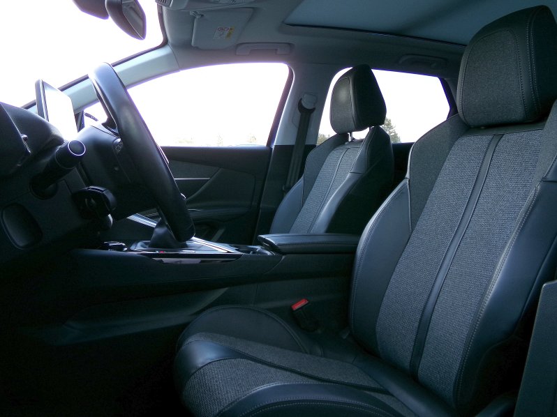 Peugeot 3008 ALLURE+ 2.0 BlueHDi 110kW full