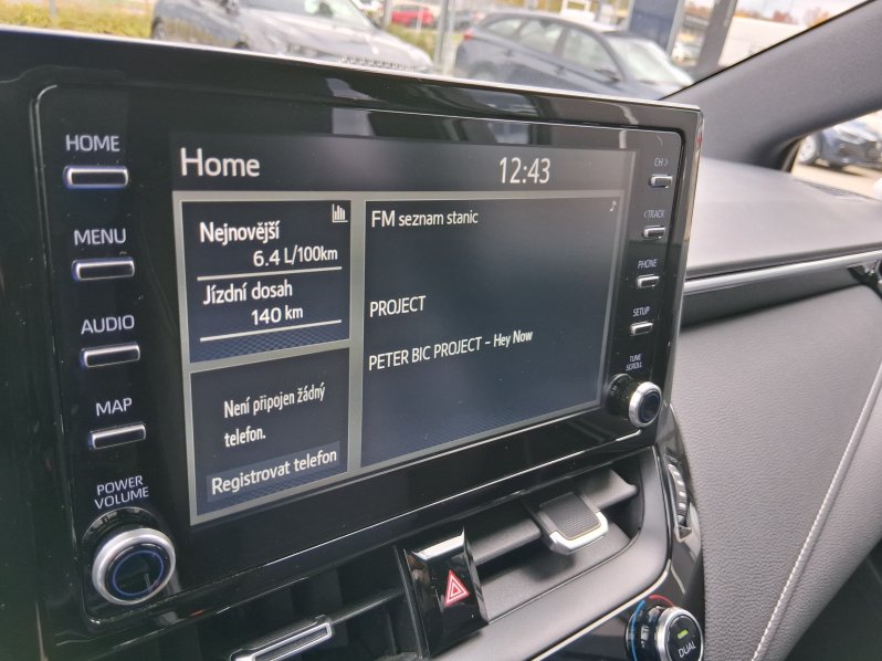 Toyota Corolla COM. TECH STYLE 1.8 Hyb. 90 kW full