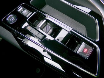 Peugeot 3008 GT 1,6 PT PHEV 165 kW EAT8 full