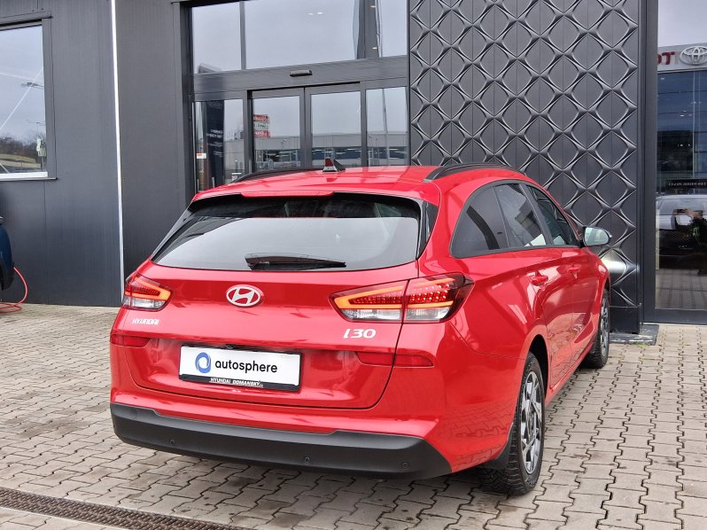 Hyundai i30 FAMILY 1.5 T-GDi MHEV 103 kW full