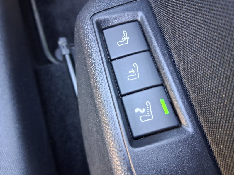 Peugeot 2008 GT 1.2 PureTech 114 kW full