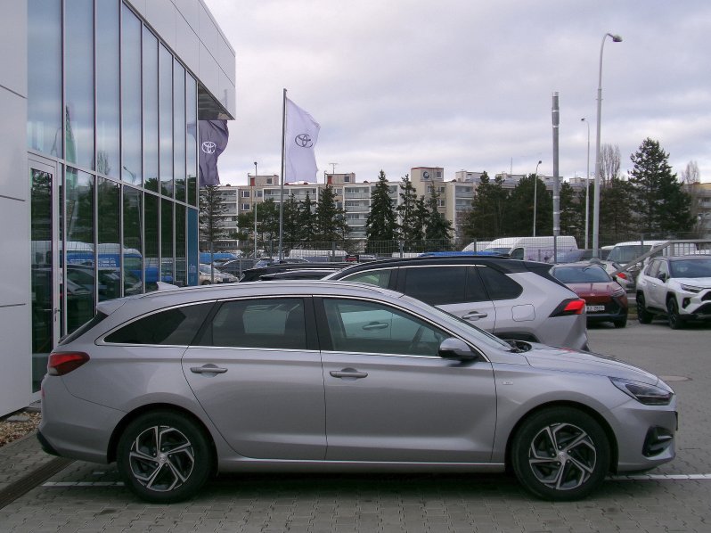 Hyundai i30 WG SMART 1,5 TGDi MHEV 117kW full