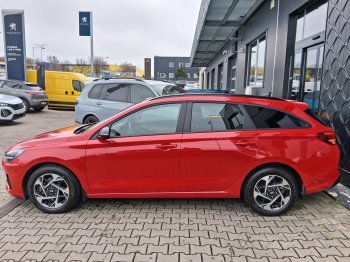 Hyundai i30 FAMILY 1.5 T-GDi MHEV 103 kW full