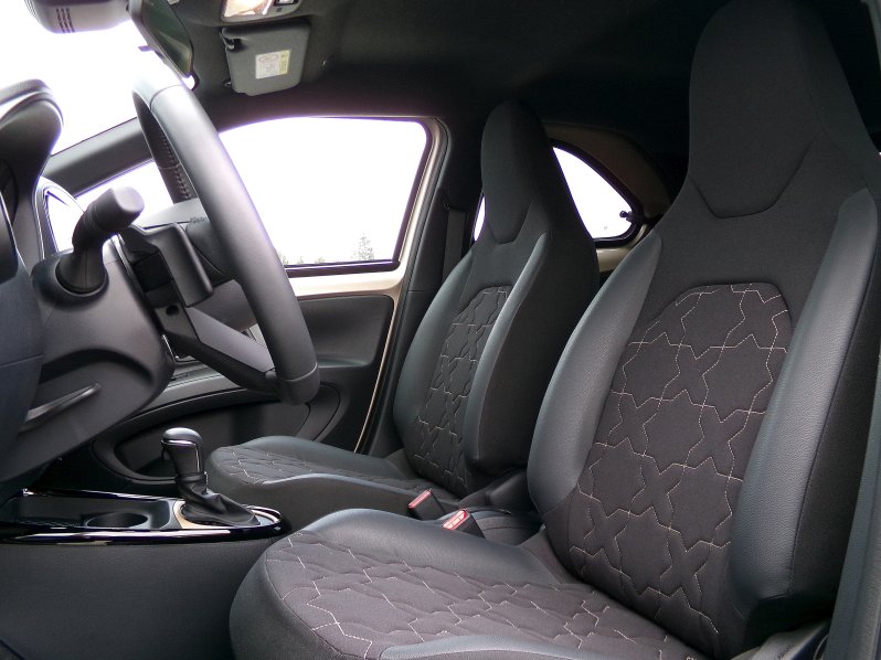 Toyota Aygo EXECUTIVE SMART 1,0 VVT-i AT full