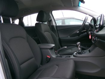 Hyundai i30 FB STYLE+ NAV 1,4 T-GDI 103kW full