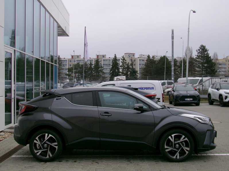 Toyota C-HR STYLE 1,8 HEV 90kW CVT full