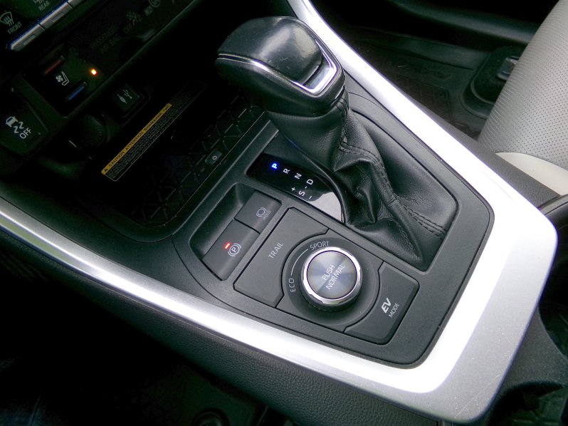 Toyota RAV4 EXECUTIVE 2,5 HEV 4×4 163kW AT full