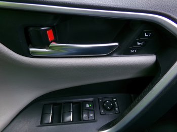 Toyota RAV4 EXECUTIVE 2,5 HEV 4×4 163kW AT full