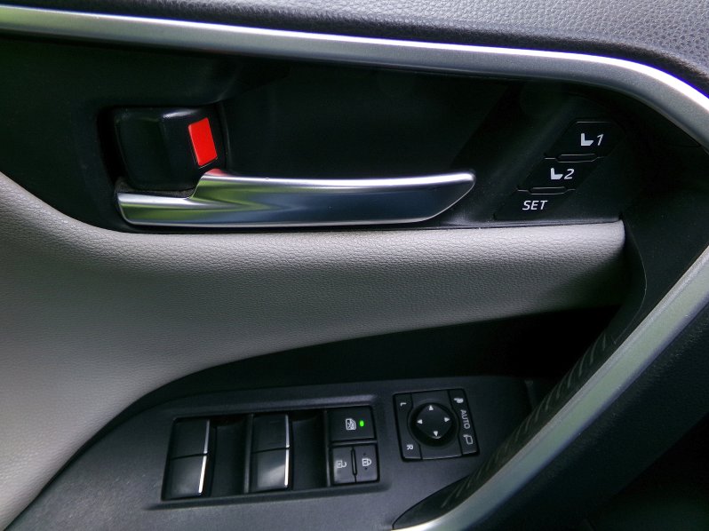 Toyota RAV4 EXECUTIVE 2,5 HEV 4×4 163kW AT full