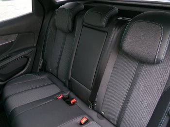 Peugeot 3008 ALLURE PACK 1,5 BlueHDi 96kW full