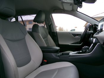 Toyota RAV4 EXECUTIVE 2,5 HEV 4×4 163kW AT full