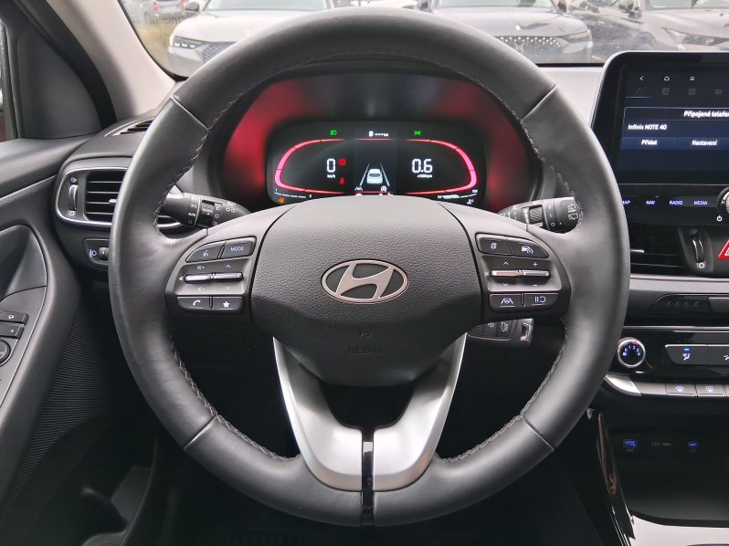 Hyundai i30 FAMILY 1.5 T-GDi MHEV 103 kW full