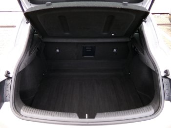 Hyundai i30 FB STYLE+ NAV 1,4 T-GDI 103kW full