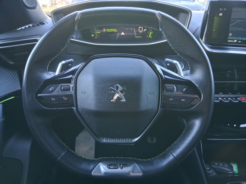 Peugeot 2008 GT 1.2 PureTech 114 kW full