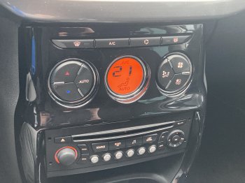 Citroën C3 EXCLUSIVE 1.4 VTi 70 kW full