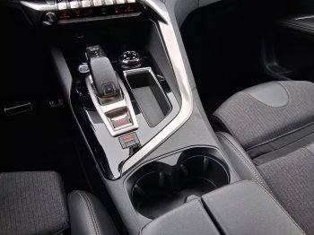 Peugeot 5008 GT LINE 1.6 PureTech 133 kW full