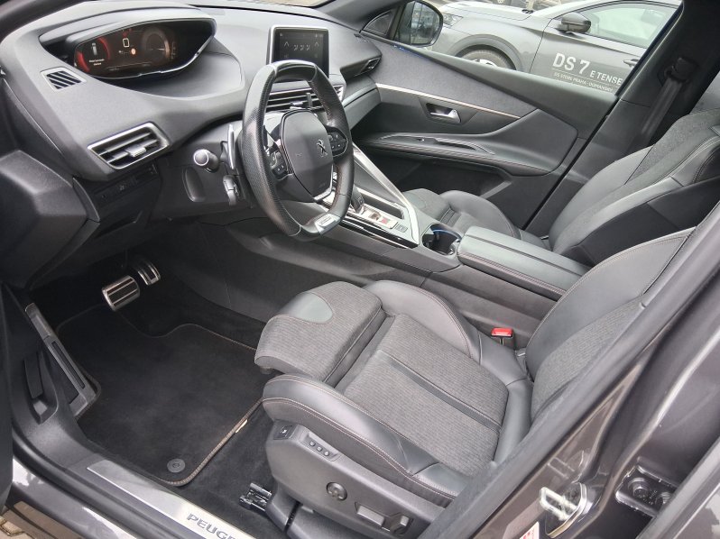 Peugeot 5008 GT LINE 1.6 PureTech 133 kW full