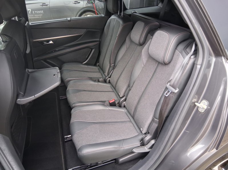 Peugeot 5008 GT LINE 1.6 PureTech 133 kW full